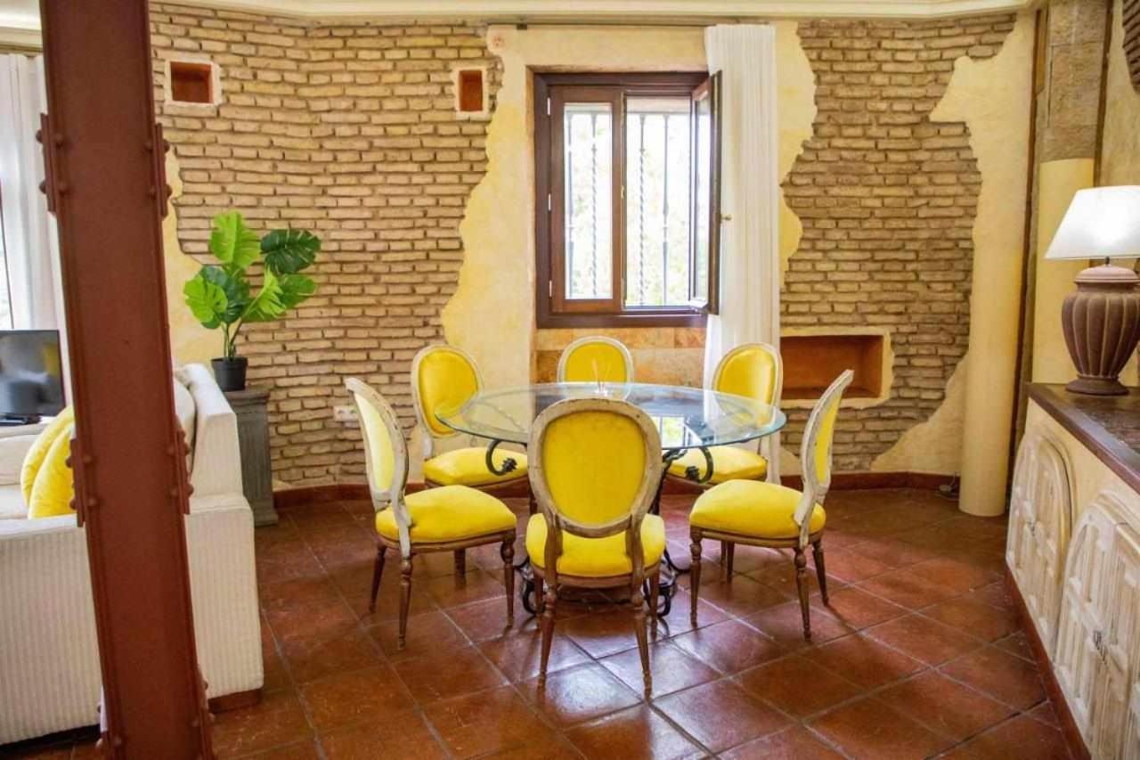 Monkeys Apartments Adriano & Terrace Севиля Екстериор снимка