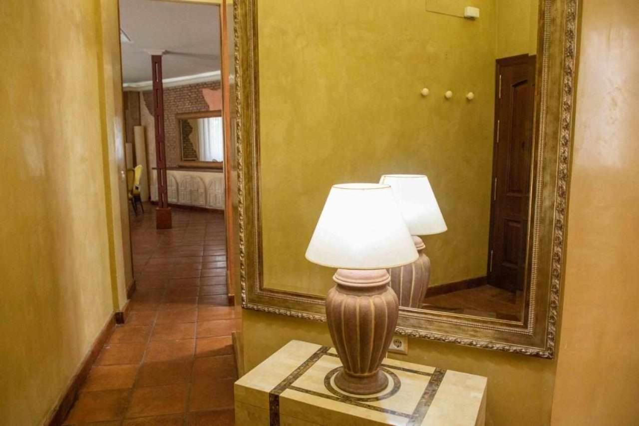 Monkeys Apartments Adriano & Terrace Севиля Екстериор снимка