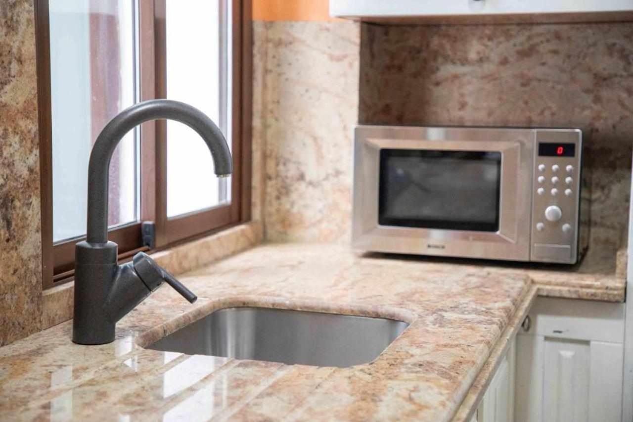 Monkeys Apartments Adriano & Terrace Севиля Екстериор снимка