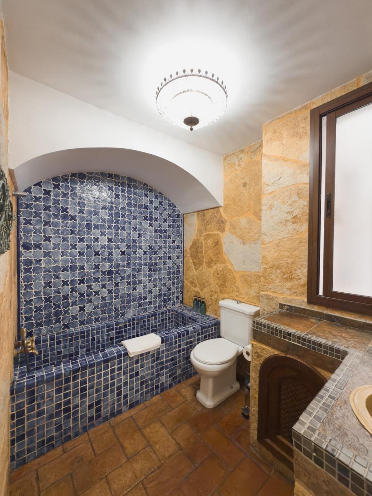Monkeys Apartments Adriano & Terrace Севиля Екстериор снимка