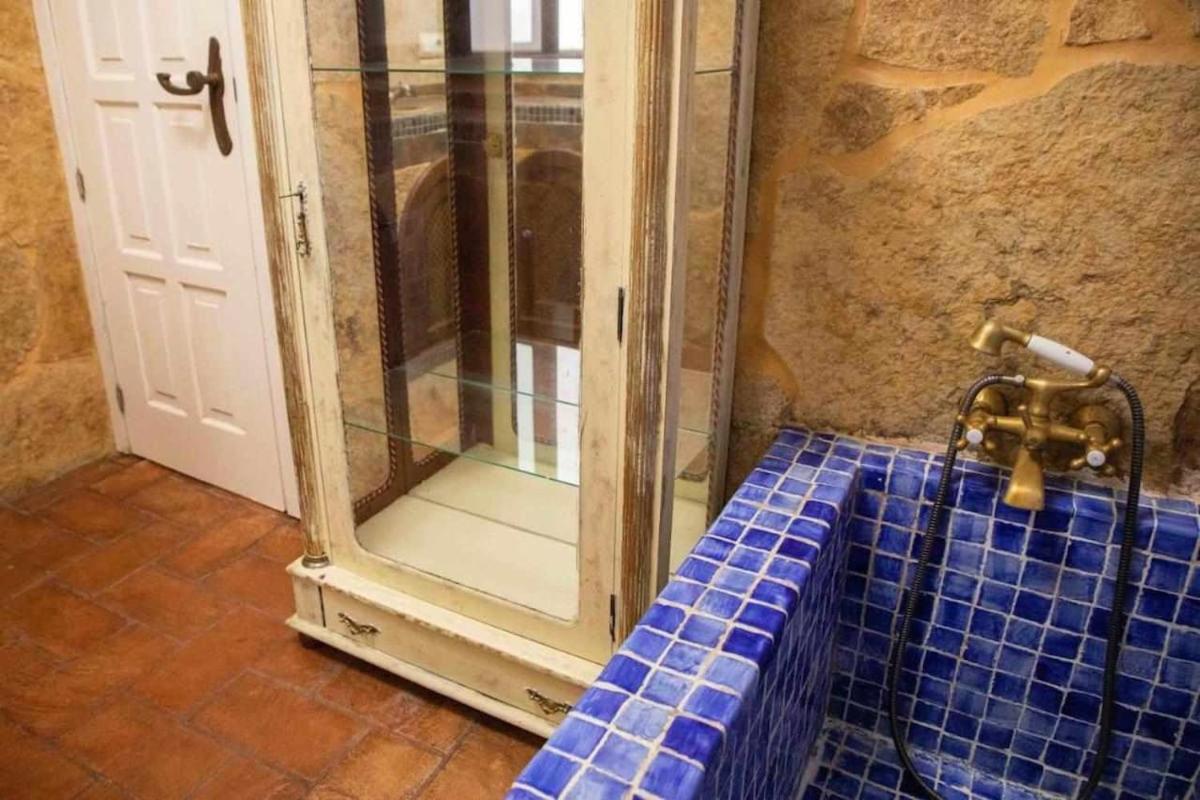 Monkeys Apartments Adriano & Terrace Севиля Екстериор снимка