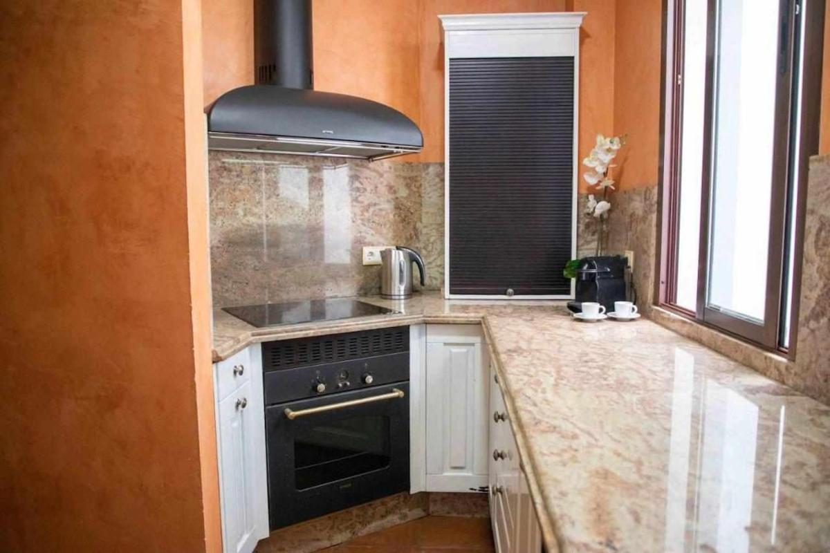 Monkeys Apartments Adriano & Terrace Севиля Екстериор снимка