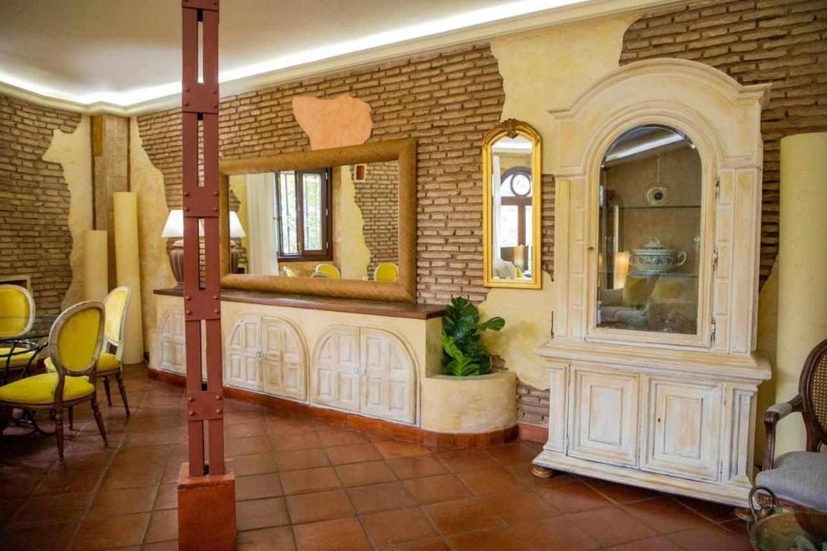 Monkeys Apartments Adriano & Terrace Севиля Екстериор снимка