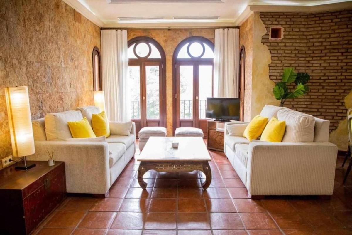 Monkeys Apartments Adriano & Terrace Севиля Екстериор снимка