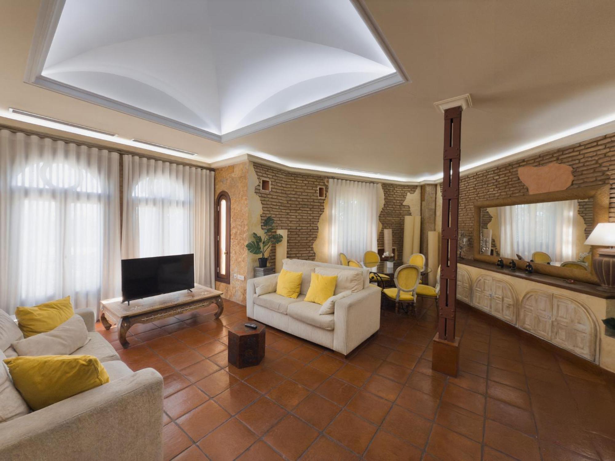Monkeys Apartments Adriano & Terrace Севиля Екстериор снимка